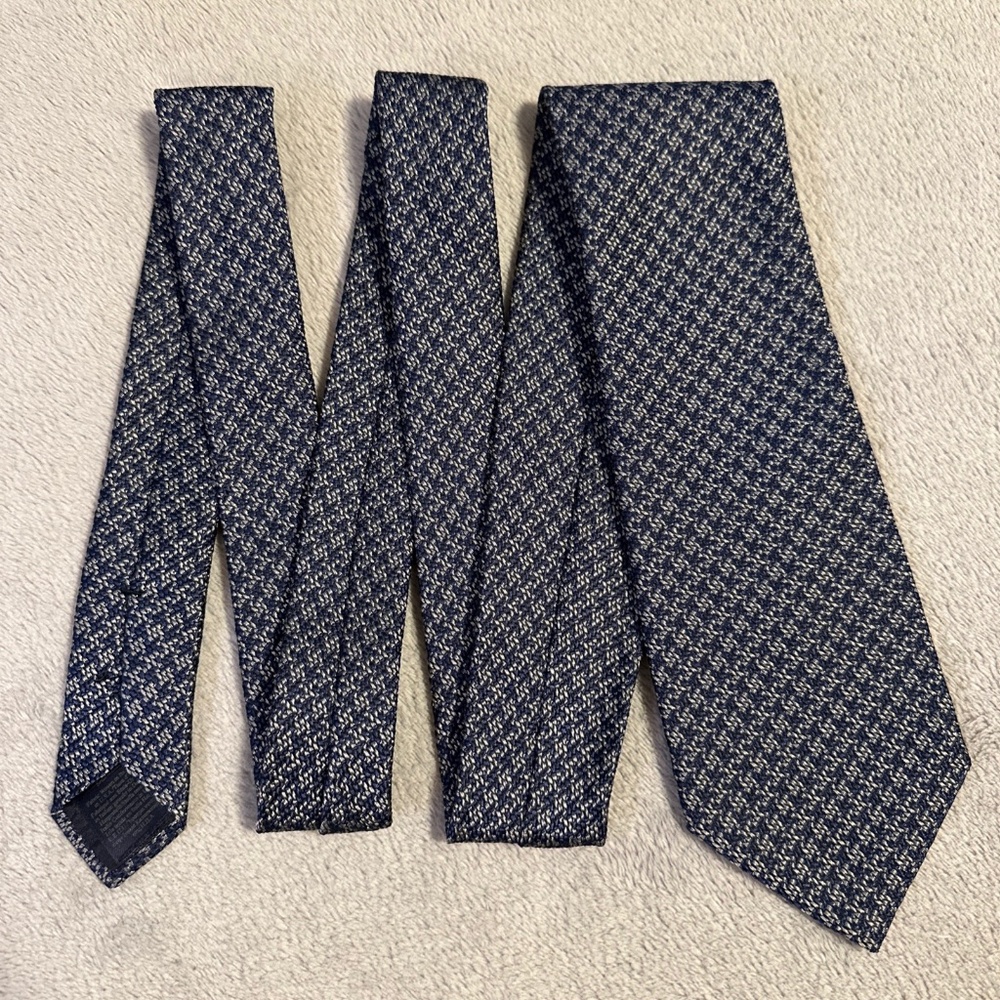 Brooks Brothers Made in USA Tie Navy Blue Gray Weave 100% Italian Silk